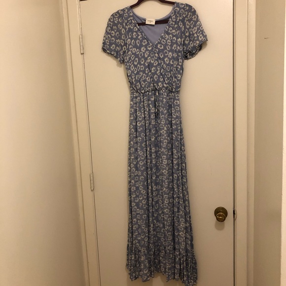 jessakae Dresses & Skirts - Blue and white floral dress jessakae Dresses & Skirts - Blue and white floral dress